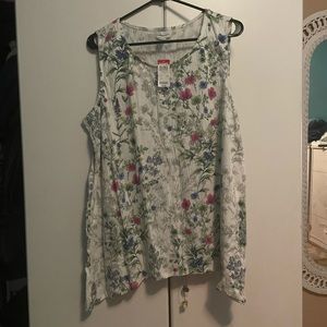 Flowy white floral print beautiful summer shirt